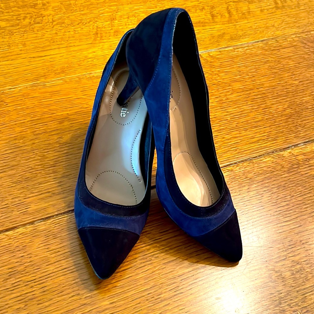 Kelly & Katie navy blue/ black 3” heels